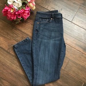 Ann Taylor LOFT. 10P Skinny Curvy Jeans
